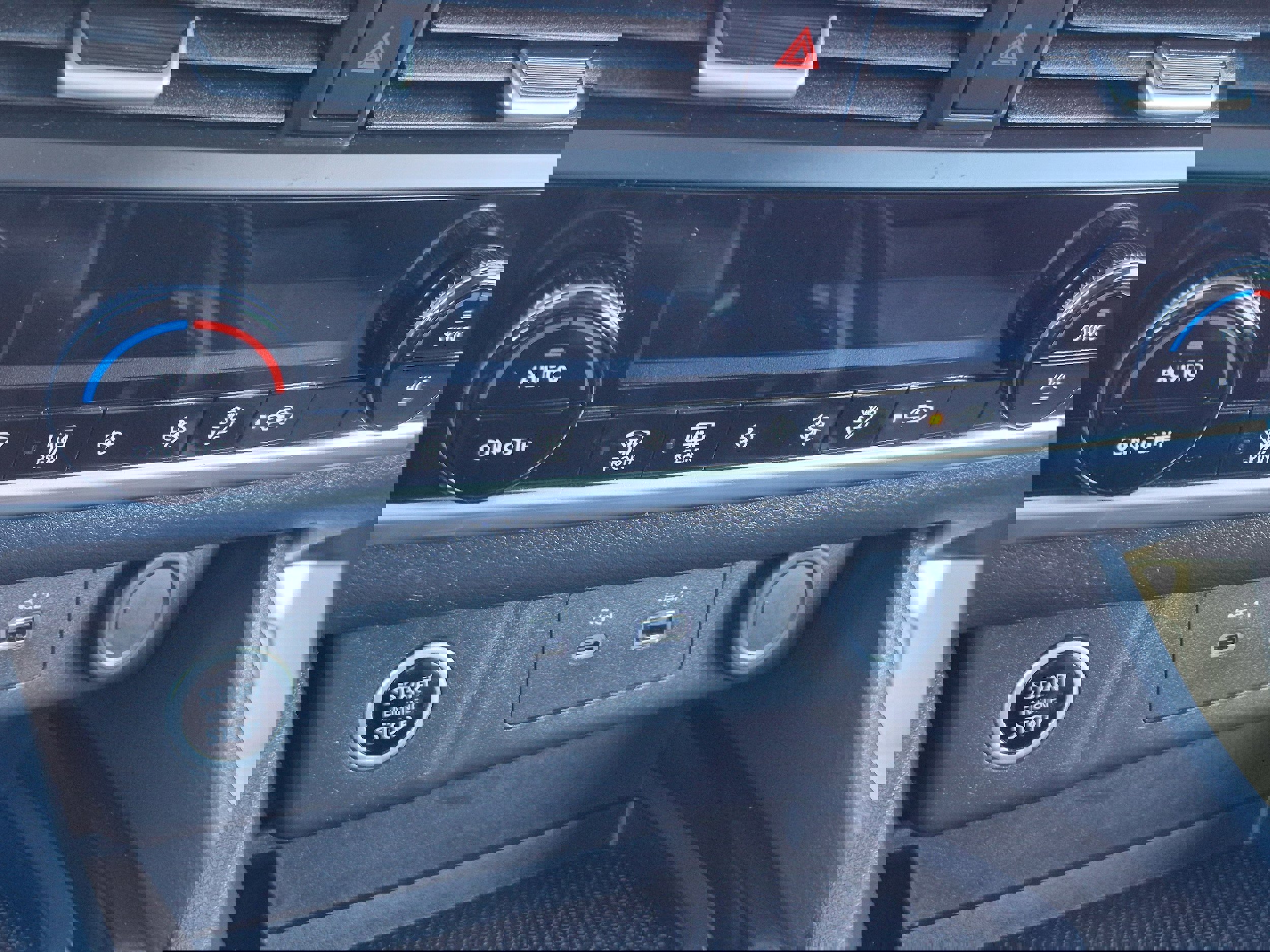 Used 2023 Nissan Rogue SV image 23