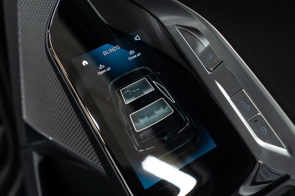 Used 2024 BMW 740i xDrive image 33