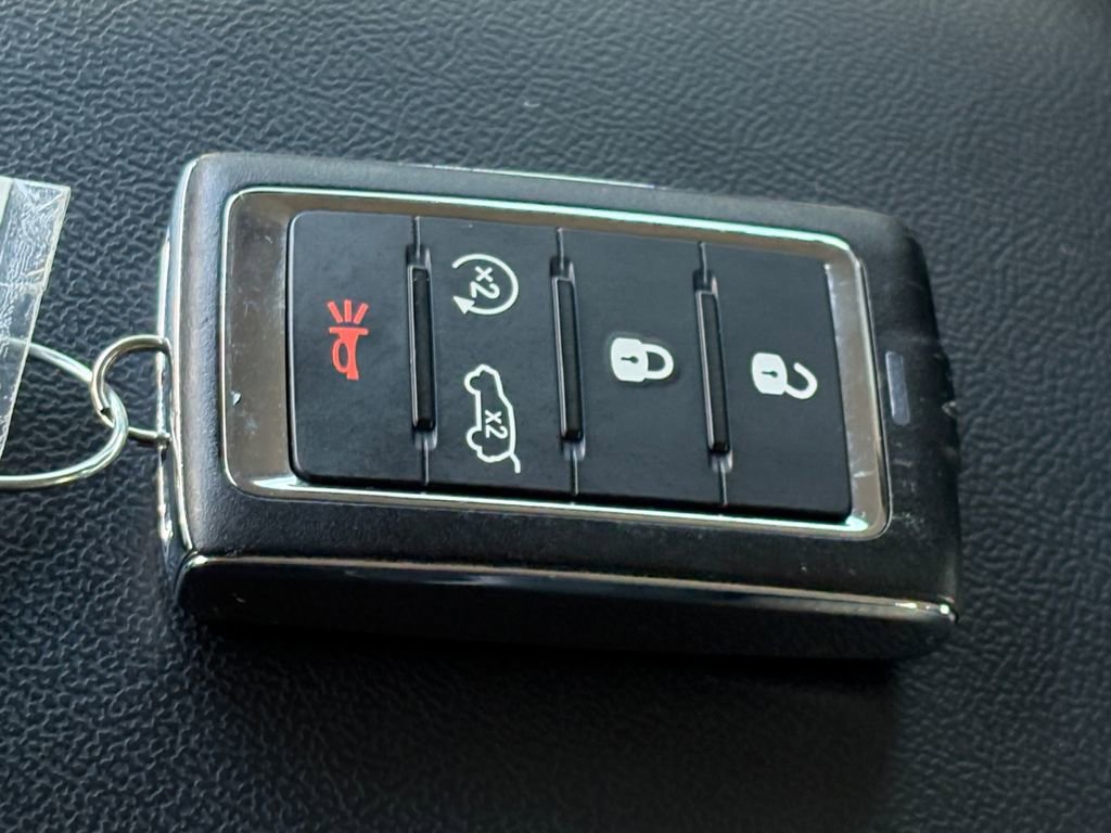 Used 2022 Jeep Grand Cherokee L Limited image 31