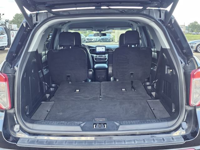 Certified 2022 Ford Explorer XLT w/ Equipment Group 202A image 28