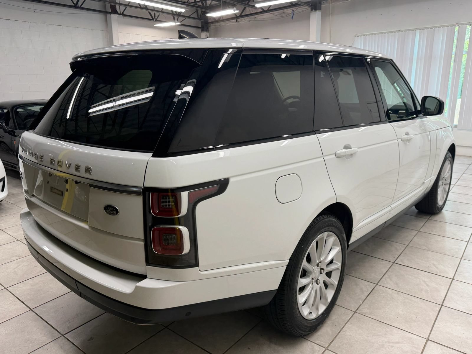 Used 2020 Land Rover Range Rover HSE AWD/4WD image 9