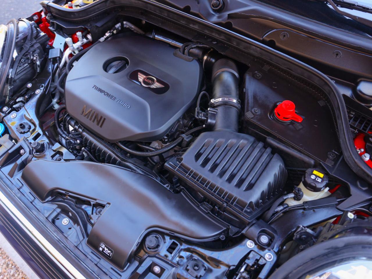 Used 2019 MINI Cooper 2-Door Hardtop FWD image 16