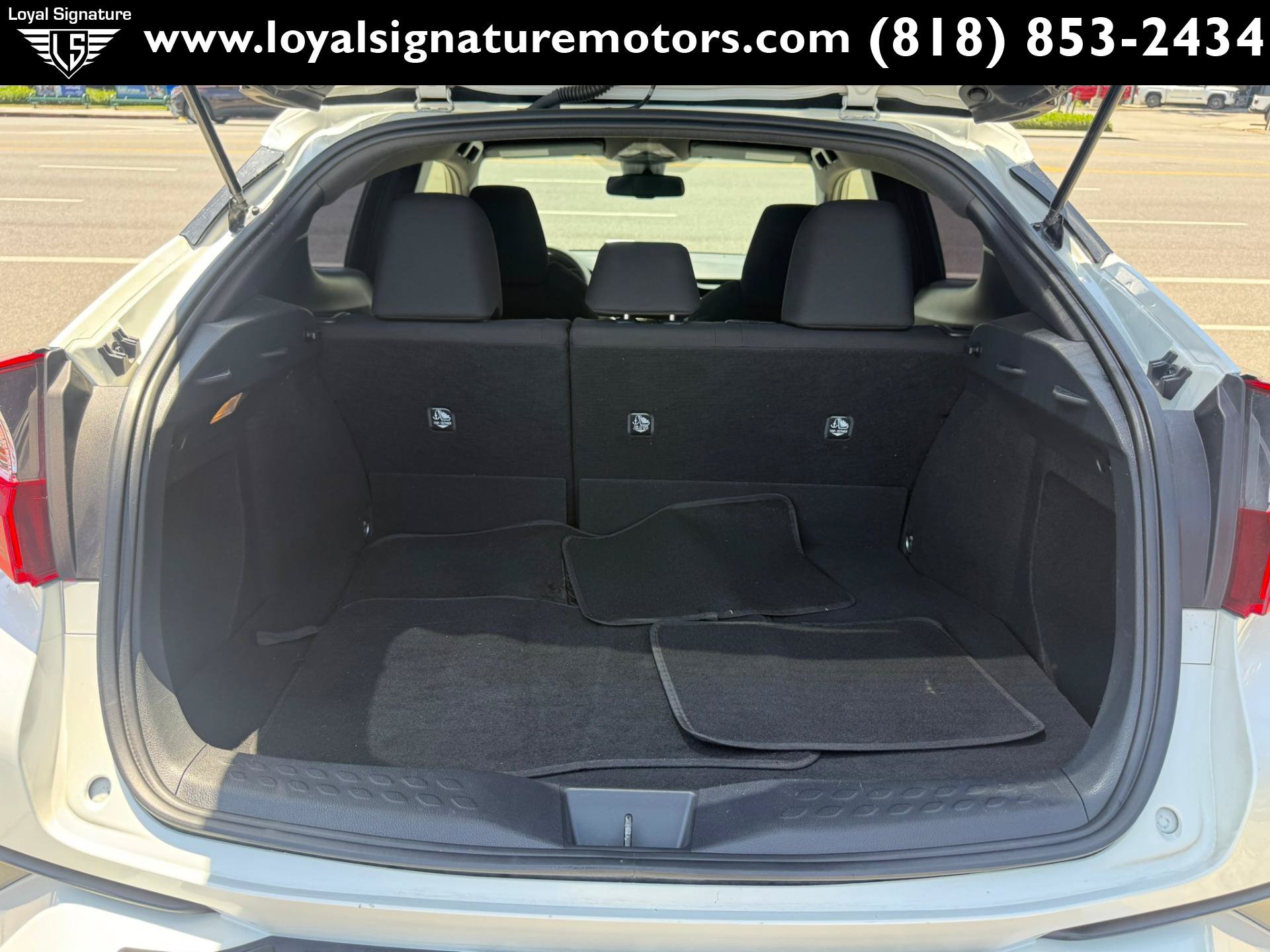 Used 2019 Toyota C-HR LE FWD image 9