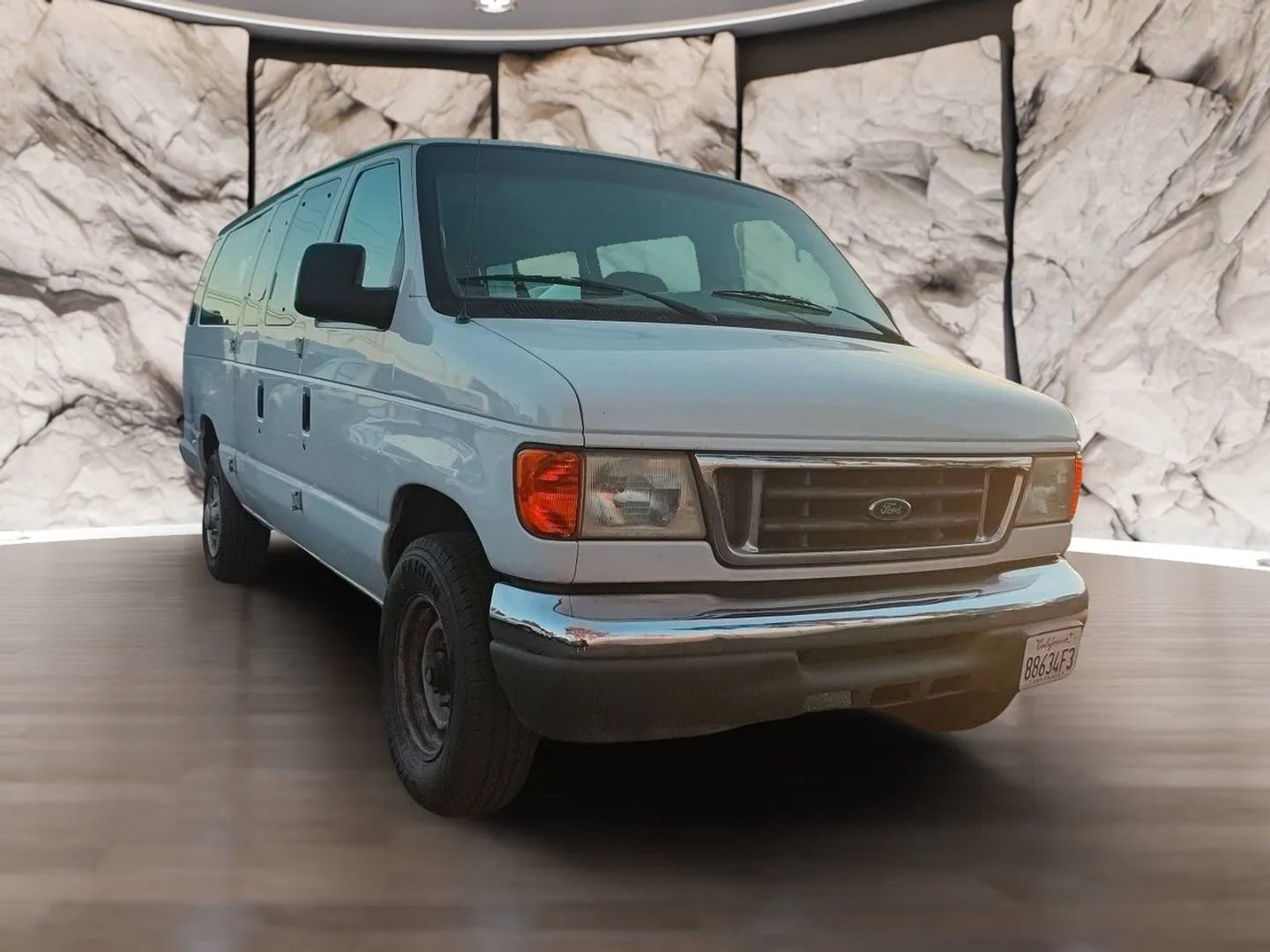 Used 2007 Ford E-350 and Econoline 350 XLT image 3