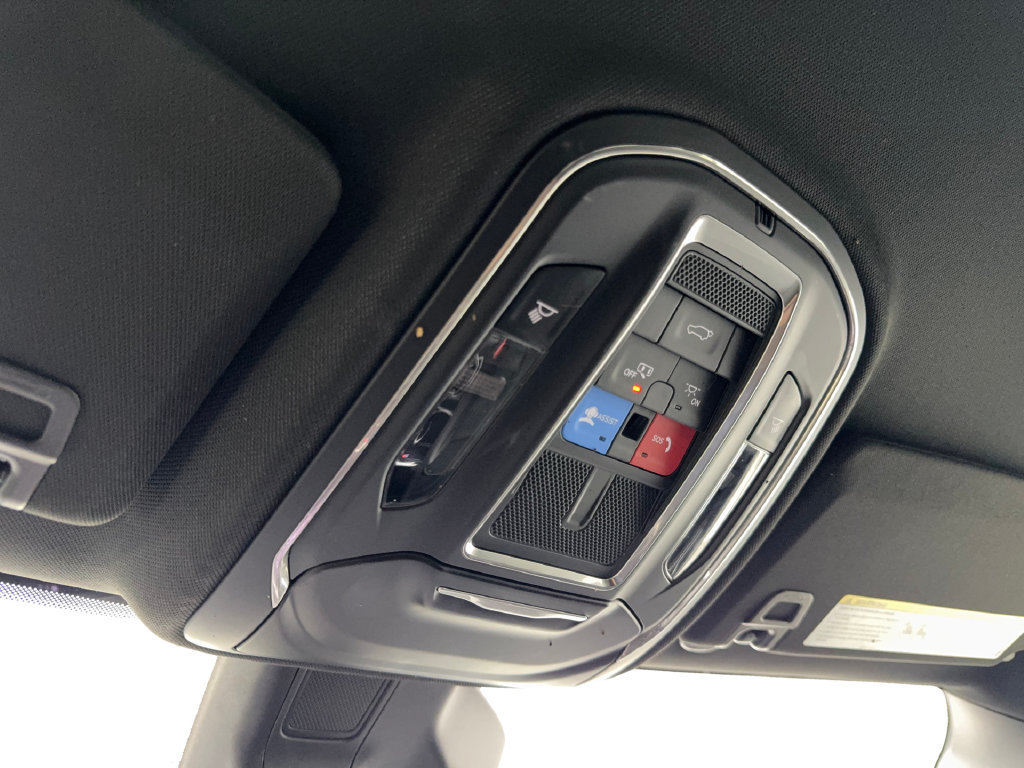 Used 2025 Jeep Grand Cherokee Altitude RWD image 75