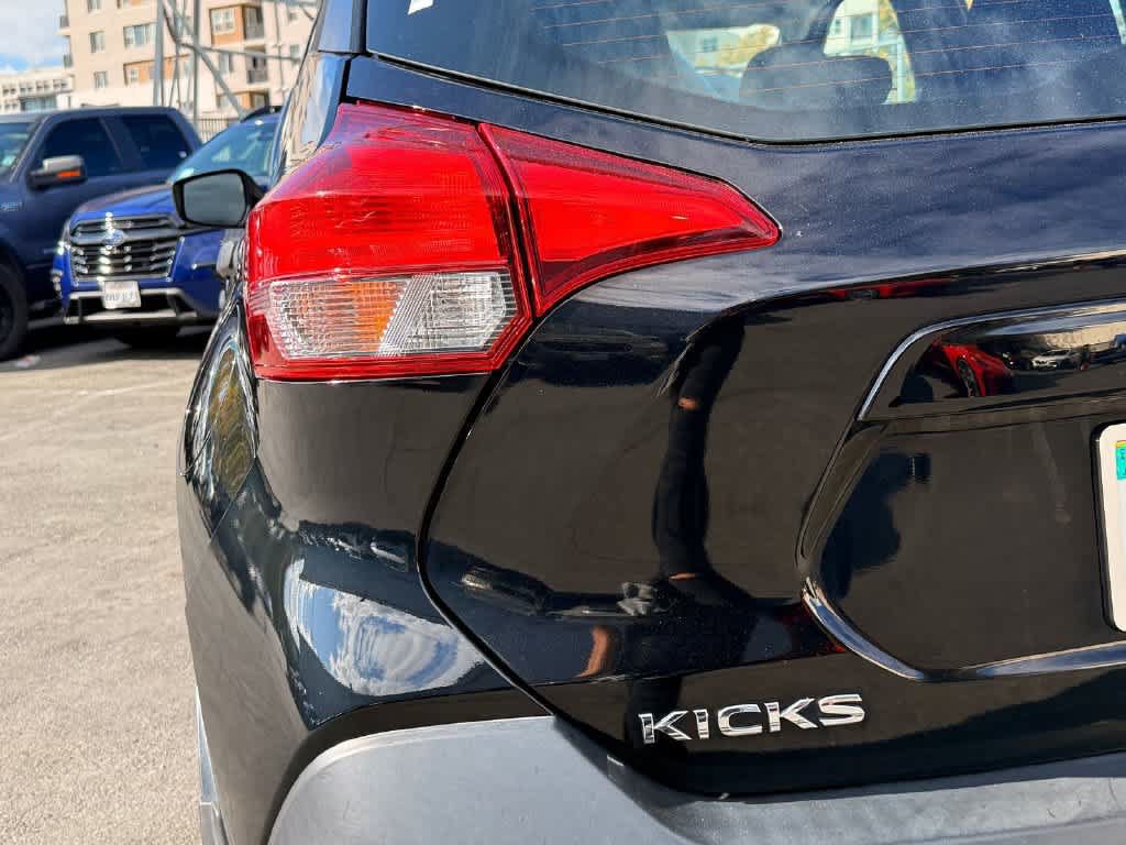 Used 2018 Nissan Kicks S FWD image 6