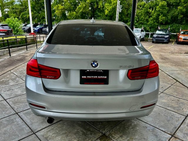 Used 2017 BMW 320i Sedan image 3