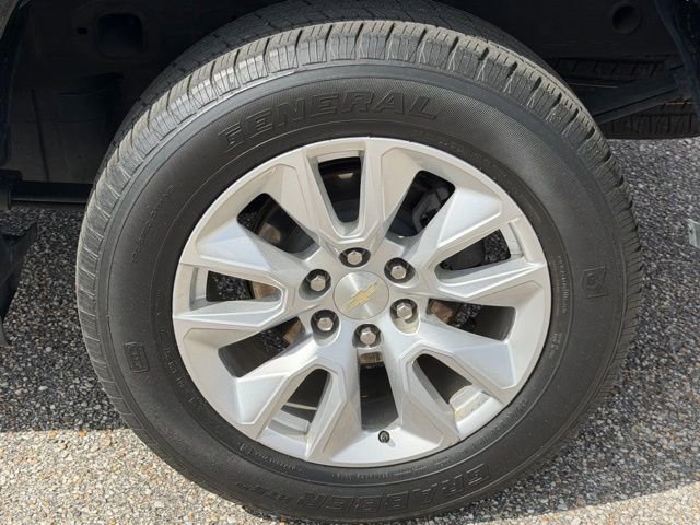 Used 2022 Chevrolet Silverado 1500 Custom w/ LPO, Dark Essentials Package image 10