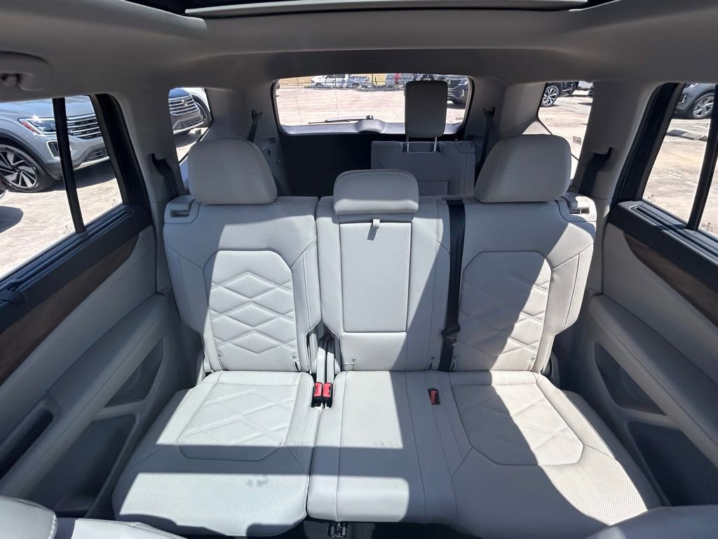 Used 2025 Volkswagen Atlas SE w/ Panoramic Sunroof Package image 31