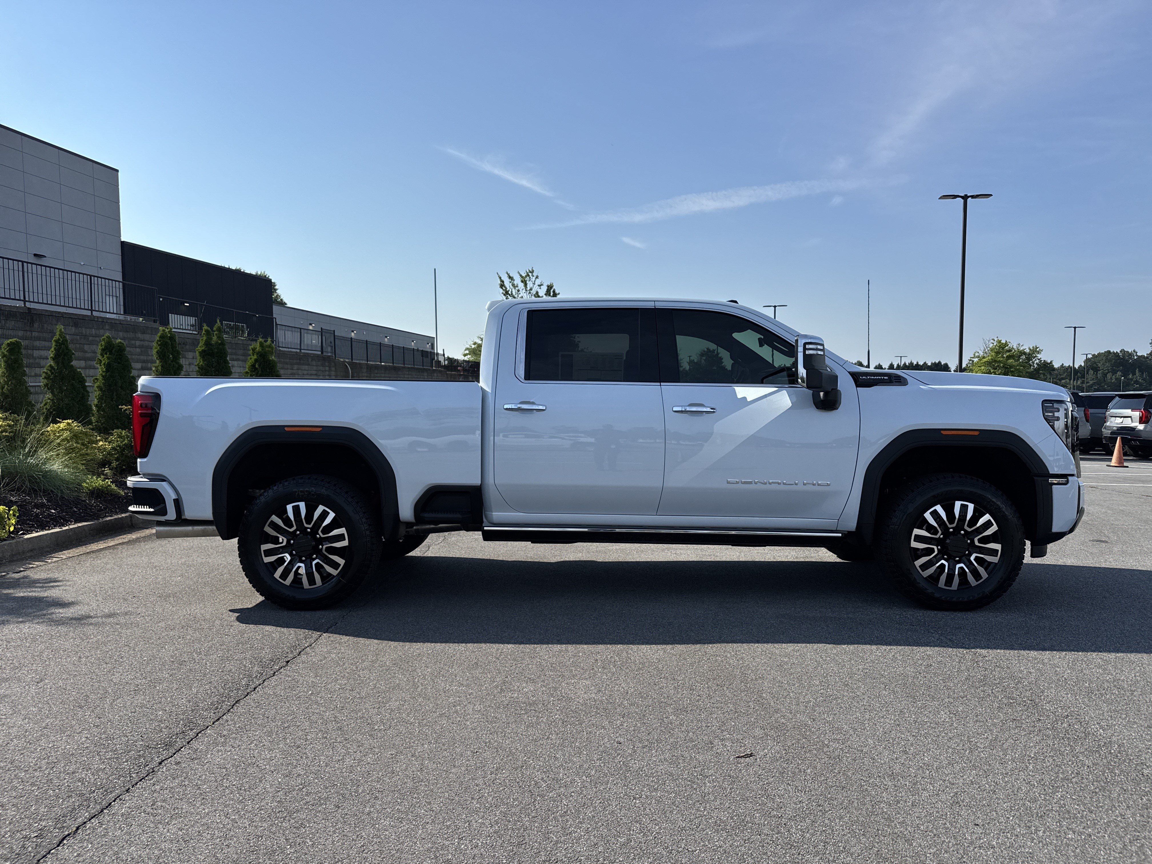 New 2026 GMC Sierra 2500 Denali Ultimate AWD/4WD image 17
