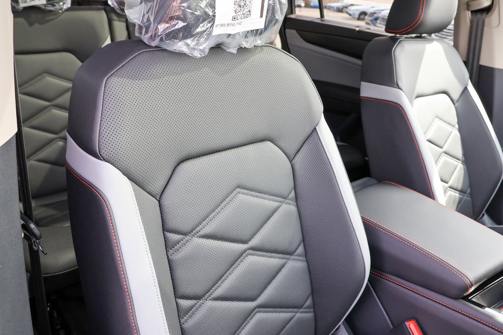 New 2025 Volkswagen Atlas Peak Edition SE image 43