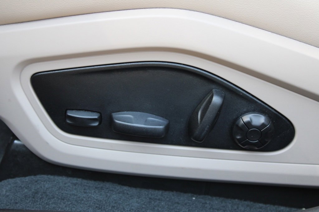 Certified 2024 Porsche Taycan image 19