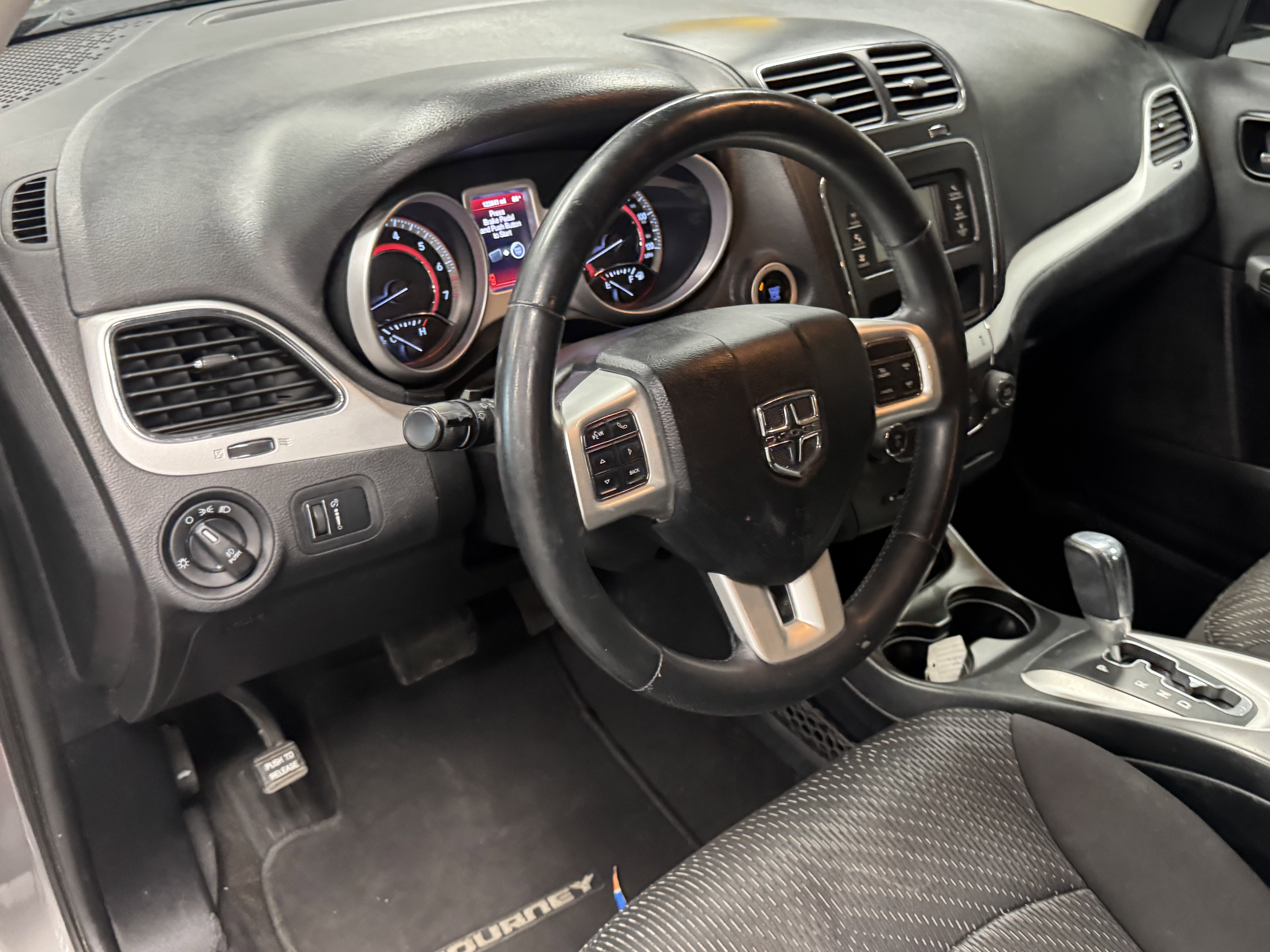 Used 2013 Dodge Journey SXT w/ Flexible Seating Group image 9