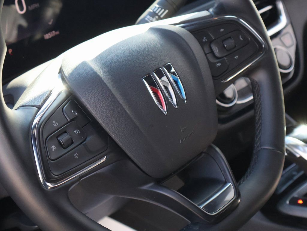 Used 2025 Buick Envista Sport Touring image 25