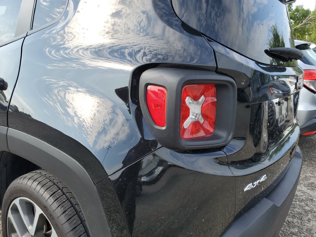 Used 2022 Jeep Renegade Limited w/ Sun, Sound & Wheels Group AWD/4WD image 13