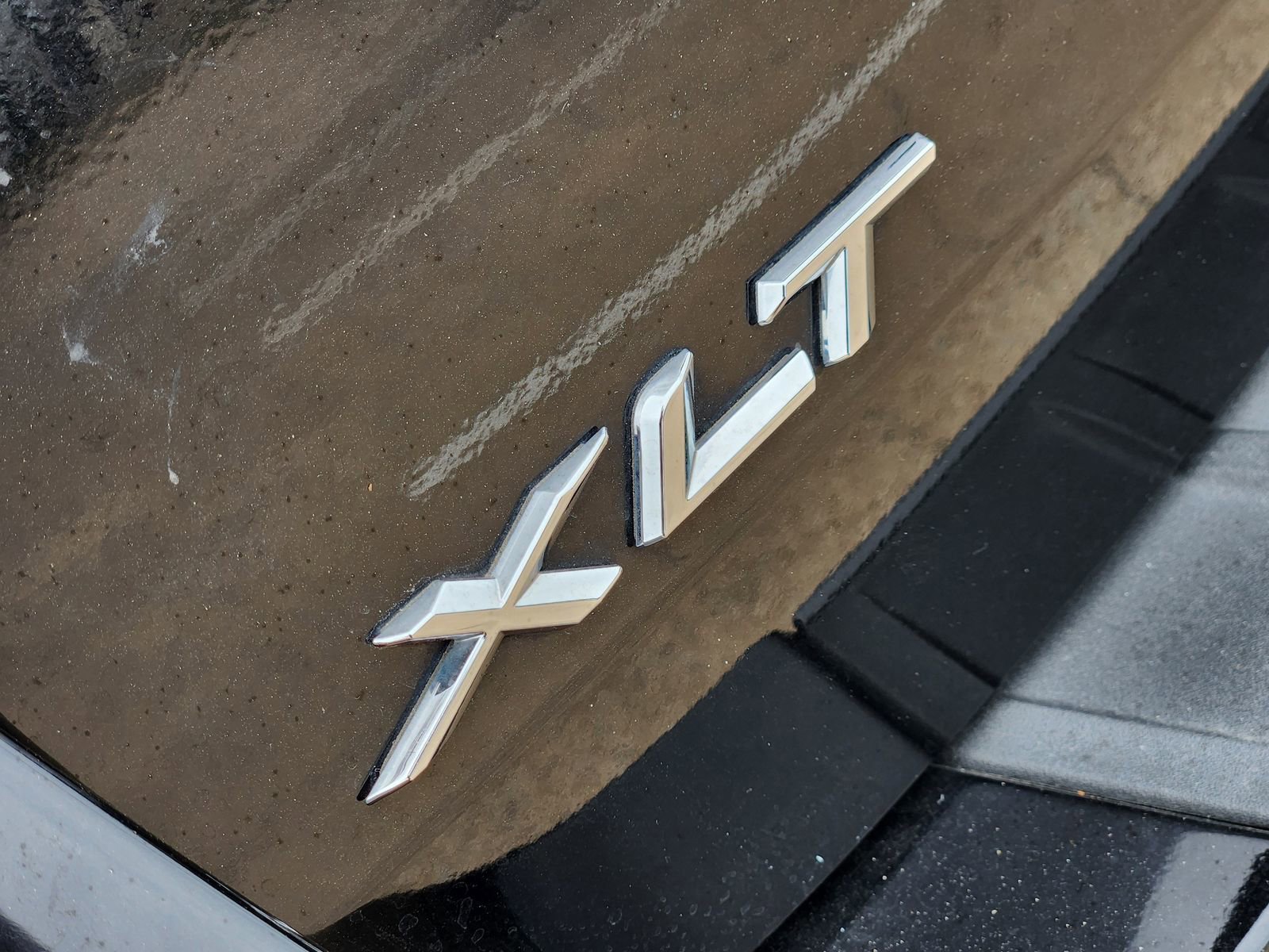 Used 2024 Ford Explorer XLT w/ Equipment Group 202A RWD image 19