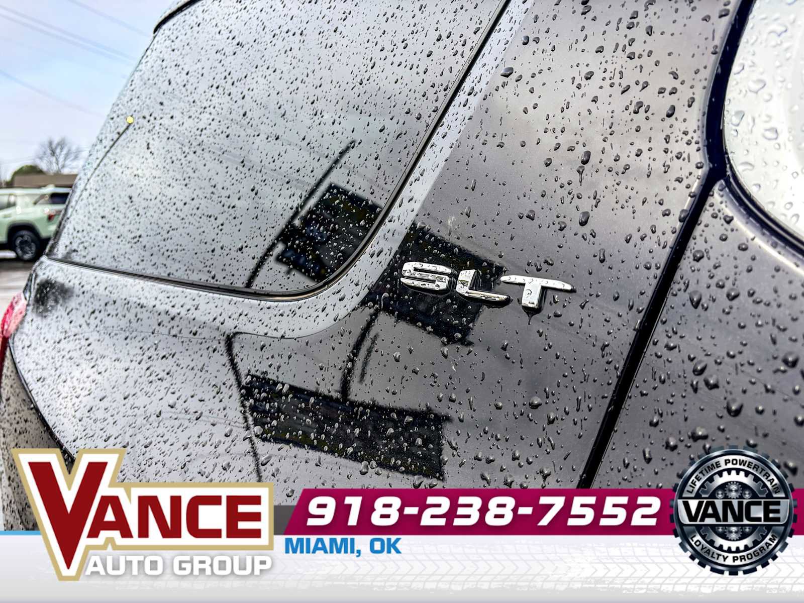 Used 2023 GMC Acadia SLT AWD/4WD image 10