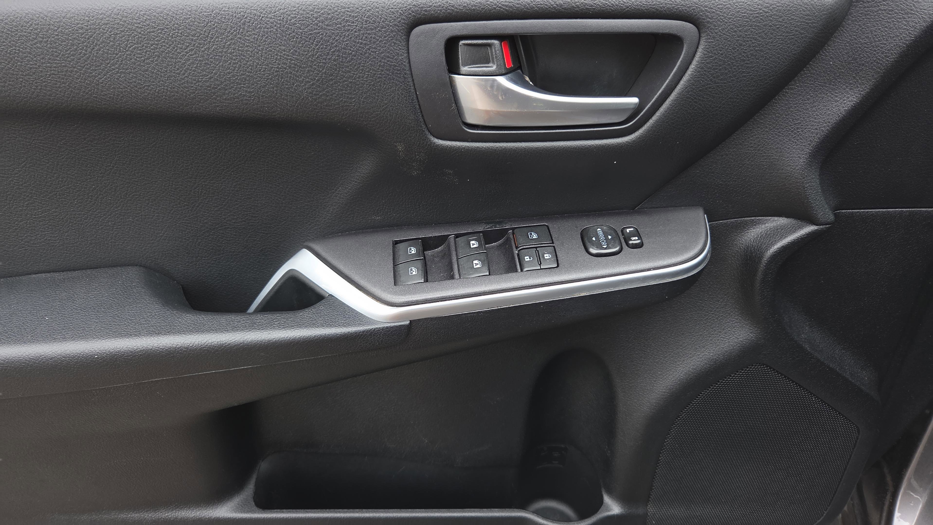 Used 2015 Toyota Camry LE image 25