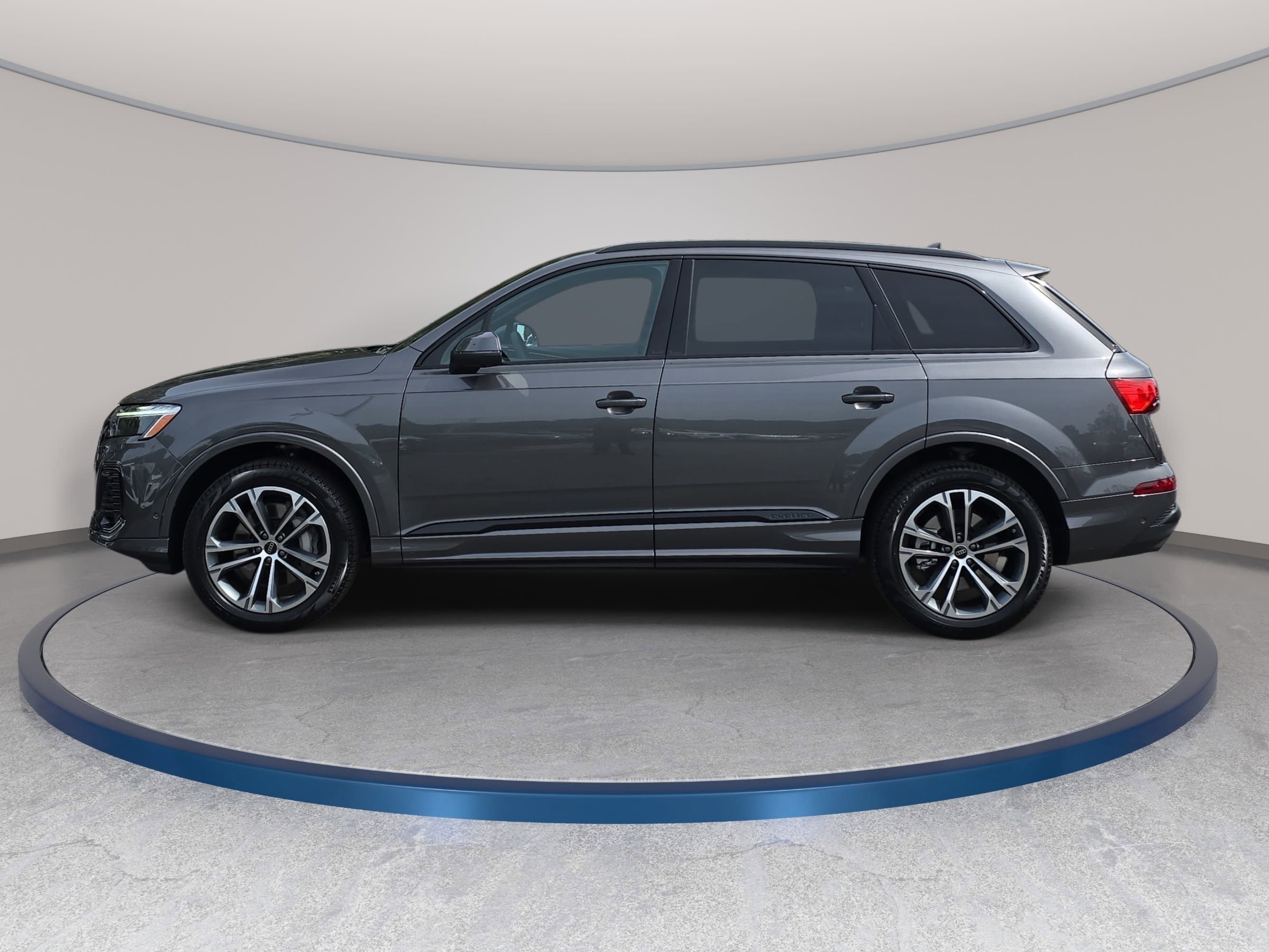 Used 2025 Audi Q7 2.0T Premium w/ Convenience Plus Package AWD/4WD image 8