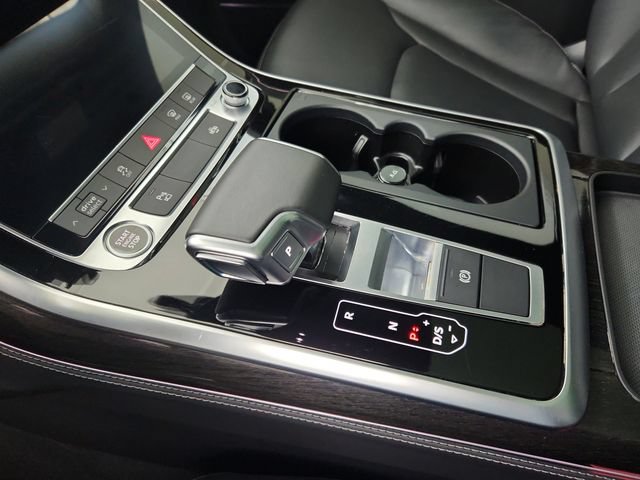 Used 2025 Audi Q7 3.0T Premium Plus AWD/4WD image 32