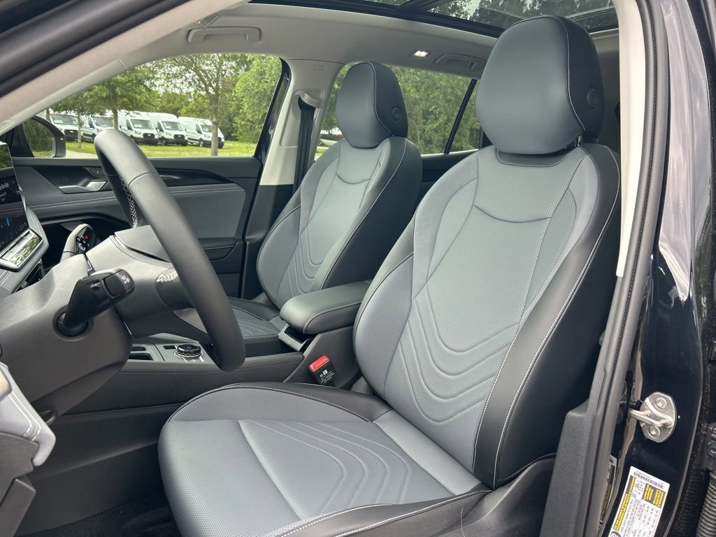 New 2026 Volkswagen Tiguan SE FWD image 21