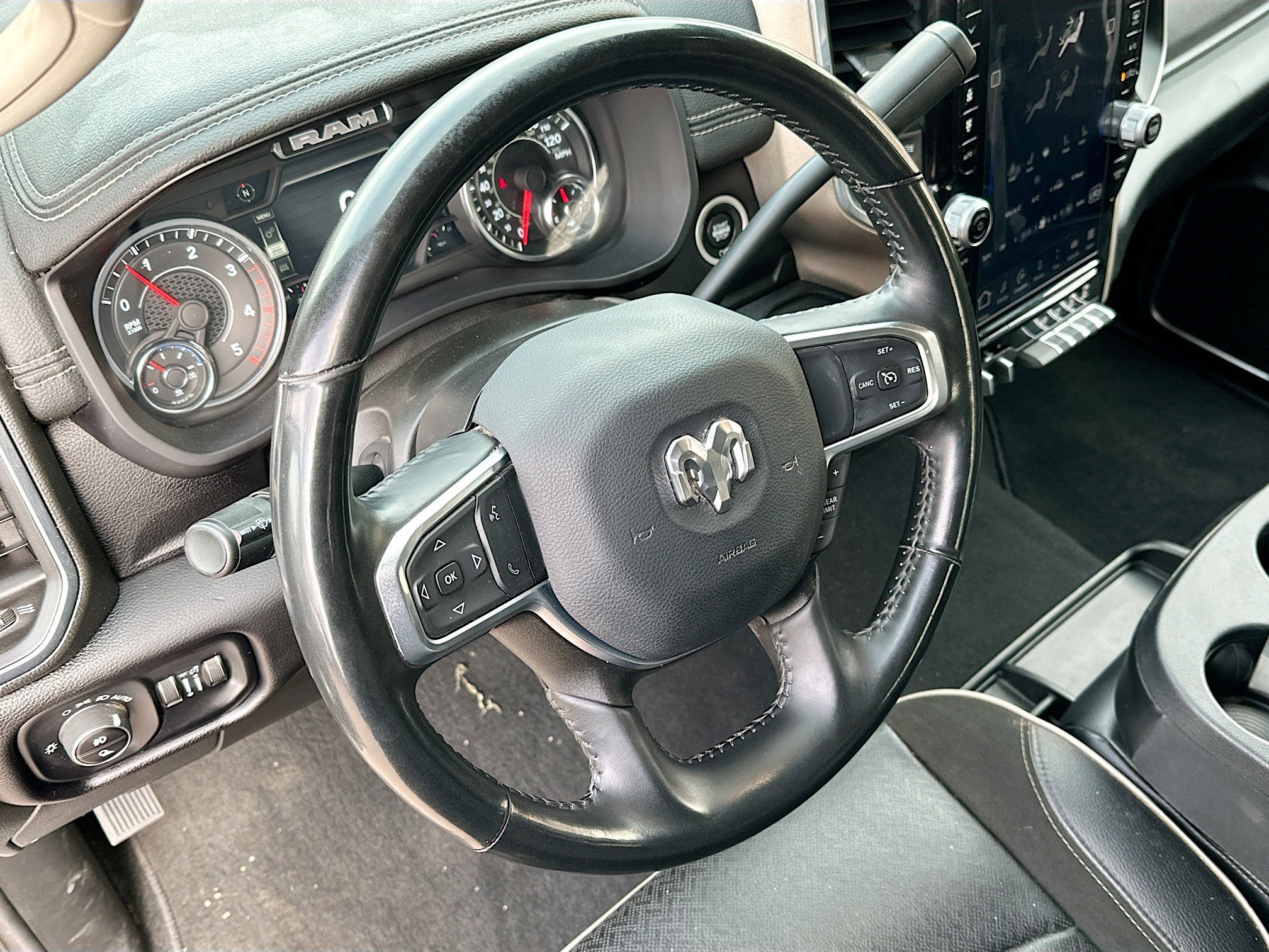 Used 2024 RAM 2500 Laramie image 18