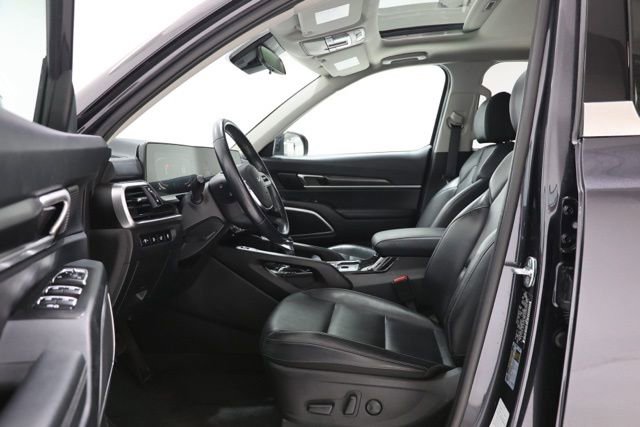 Used 2025 Kia Telluride S AWD/4WD image 18