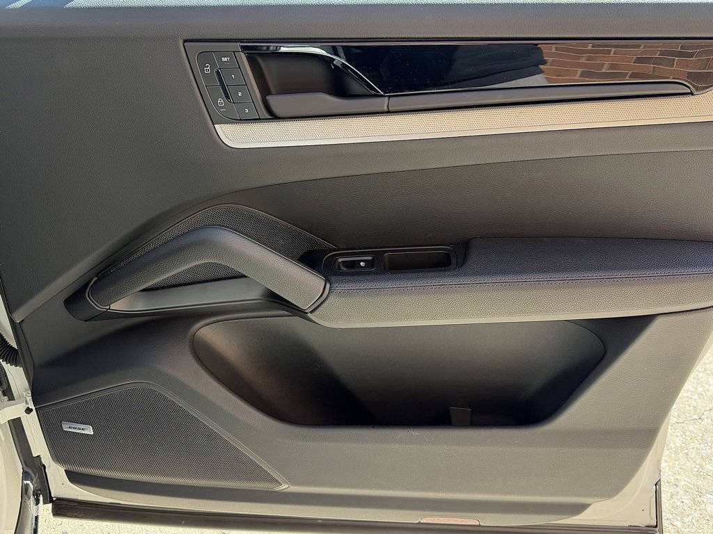 Certified 2025 Porsche Cayenne image 21
