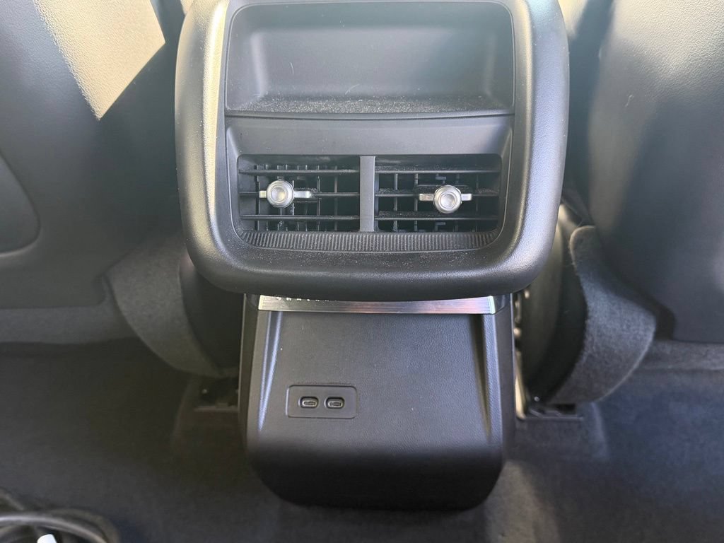 Used 2024 Cadillac Lyriq Luxury AWD/4WD image 9