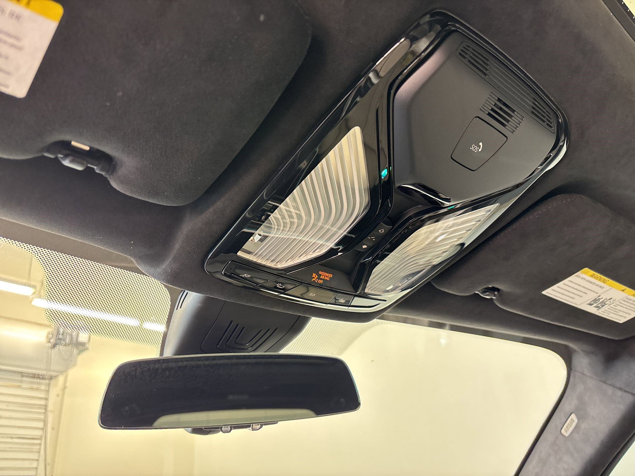 Used 2021 BMW X7 M50i w/ Dynamic Handling Package AWD/4WD image 17