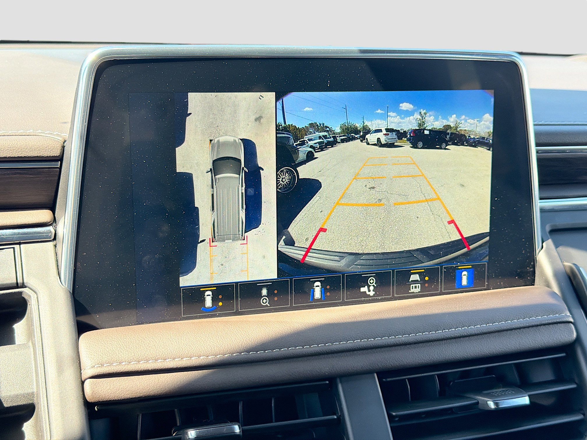 Used 2024 Chevrolet Tahoe LT w/ Luxury Package image 34