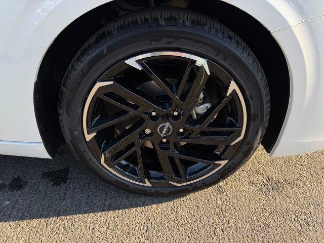 New 2026 Nissan Sentra SR w/ SR Premium Package FWD image 9