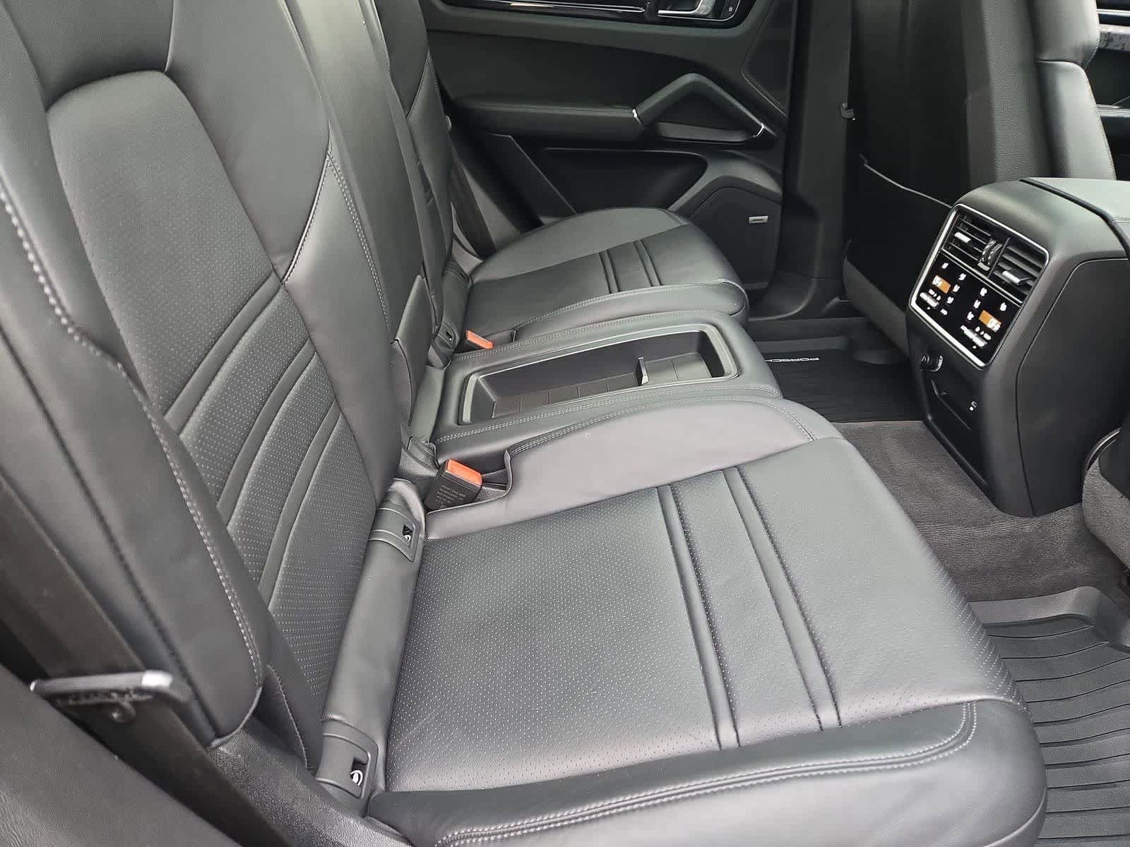 Used 2022 Porsche Cayenne S AWD/4WD image 19