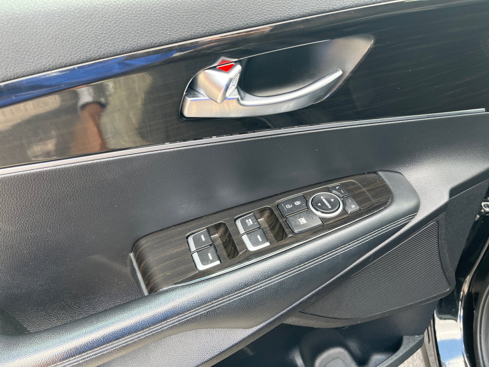 Used 2019 Kia Sorento L FWD image 16