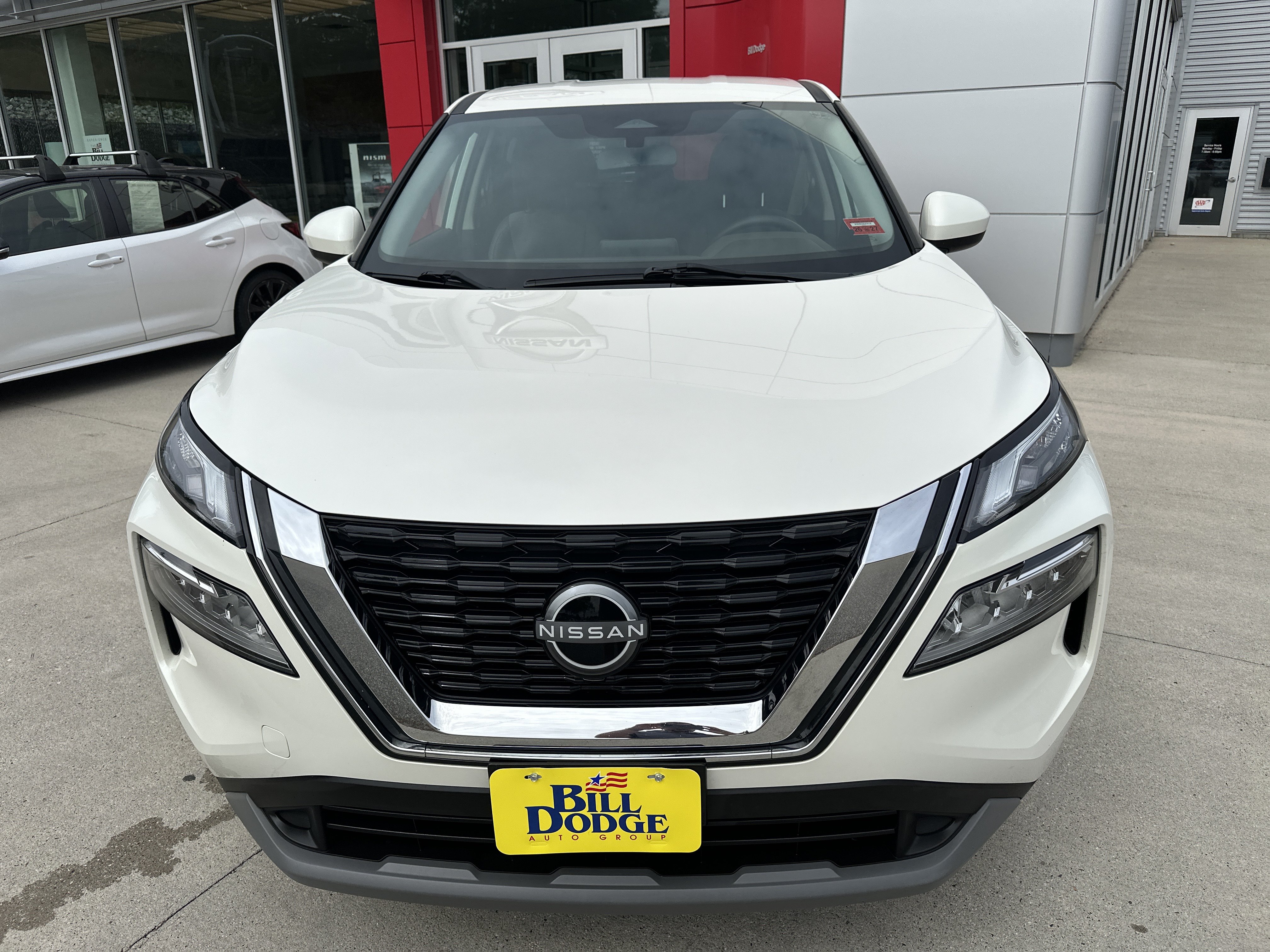 Certified 2023 Nissan Rogue SV AWD/4WD image 2