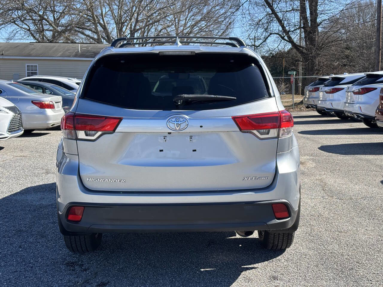 Used 2018 Toyota Highlander XLE image 8