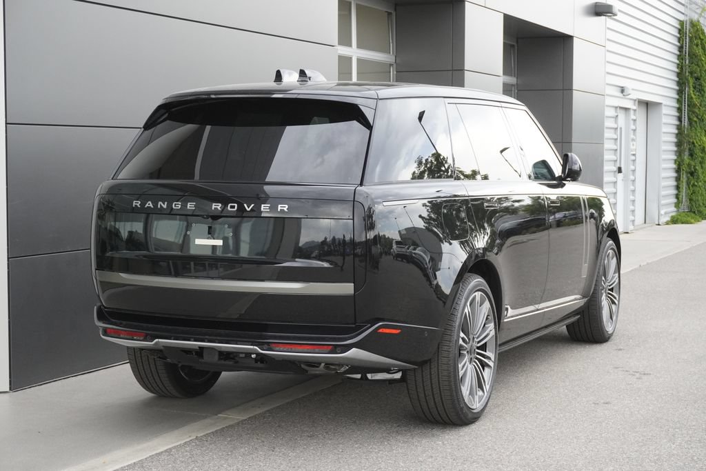 New 2026 Land Rover Range Rover Long Wheelbase SE AWD/4WD image 2