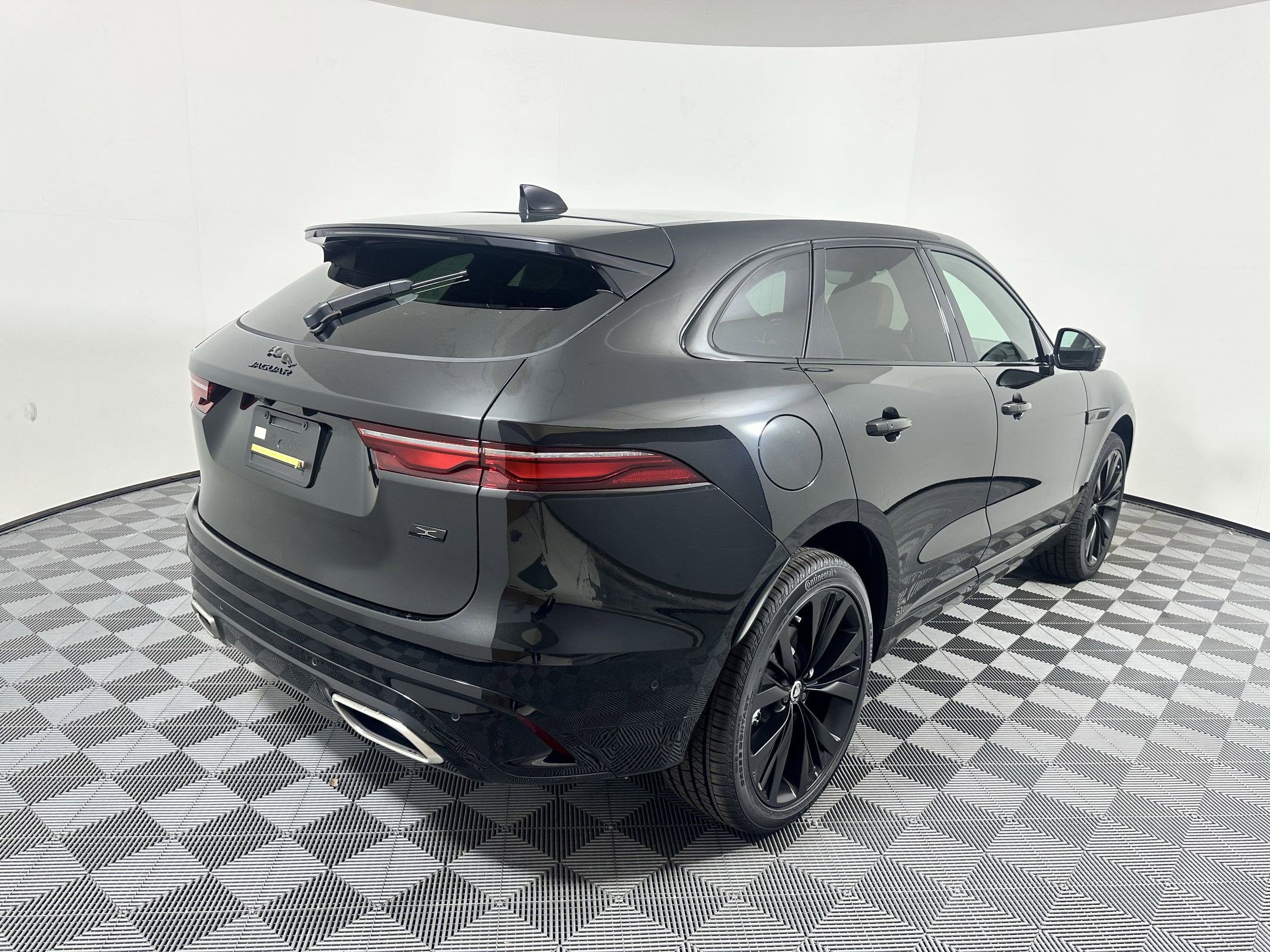 Used 2026 Jaguar F-PACE R-Dynamic S AWD/4WD image 7