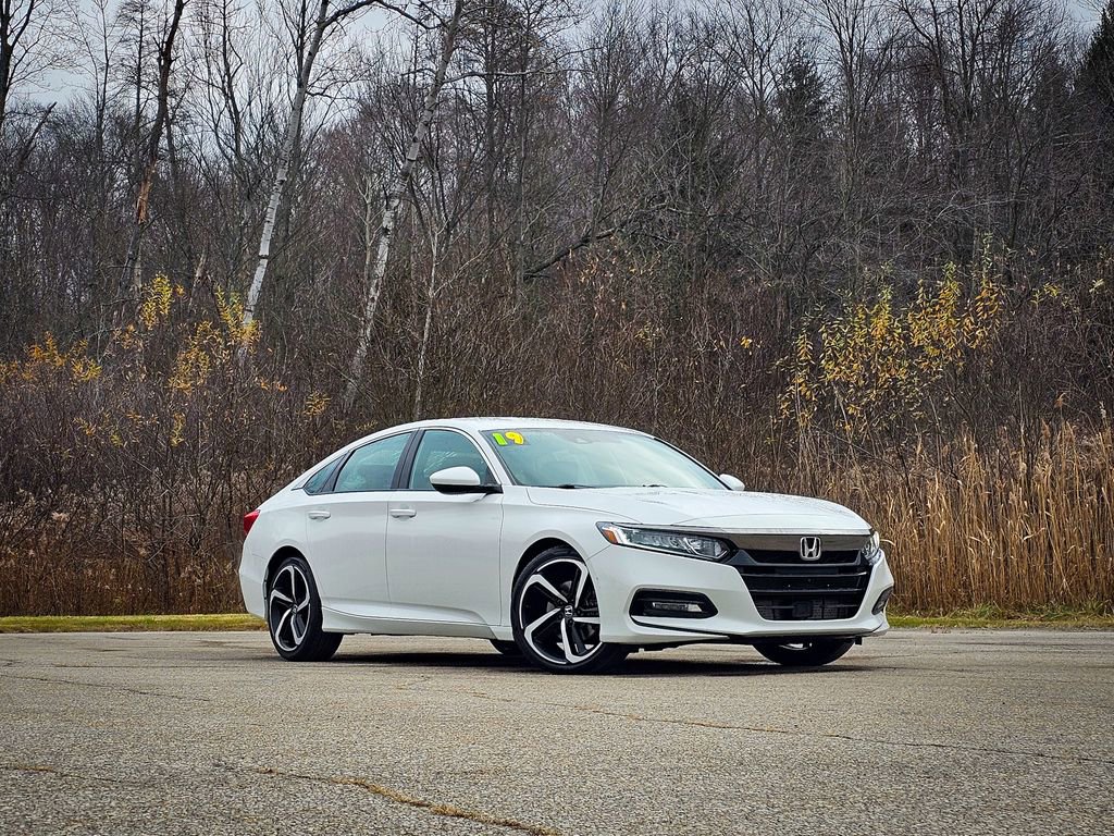 Used 2019 Honda Accord Sport image 2