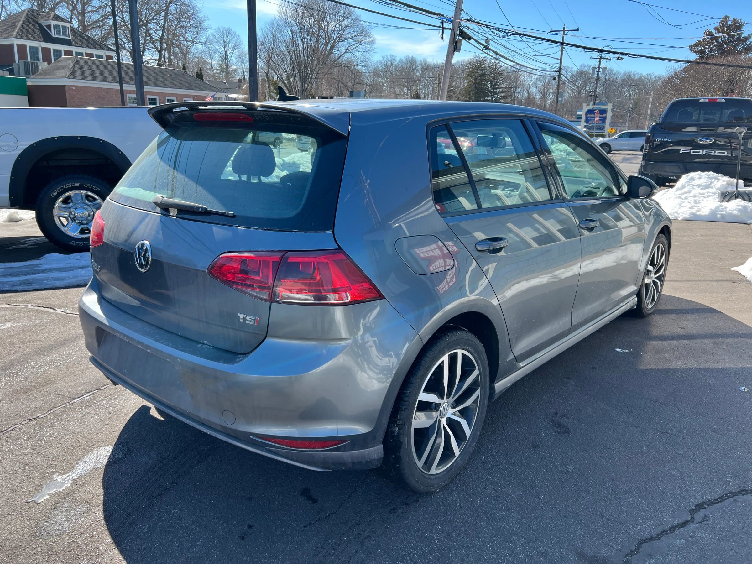 Used 2015 Volkswagen Golf SE w/ Golf Sport Package image 5