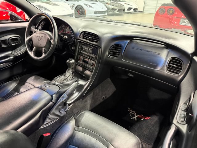 Used 1999 Chevrolet Corvette Coupe w/ Roof Pkg RWD image 10