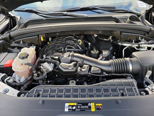 Certified 2022 Jeep Grand Cherokee L Limited AWD/4WD image 20