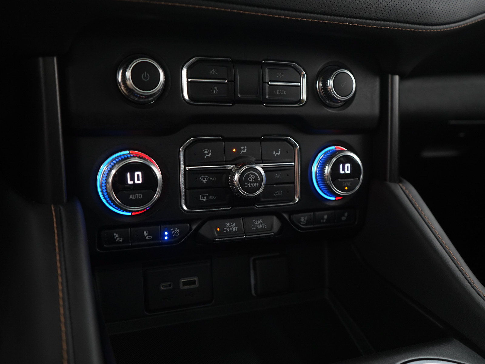 Used 2022 GMC Yukon AT4 AWD/4WD image 25