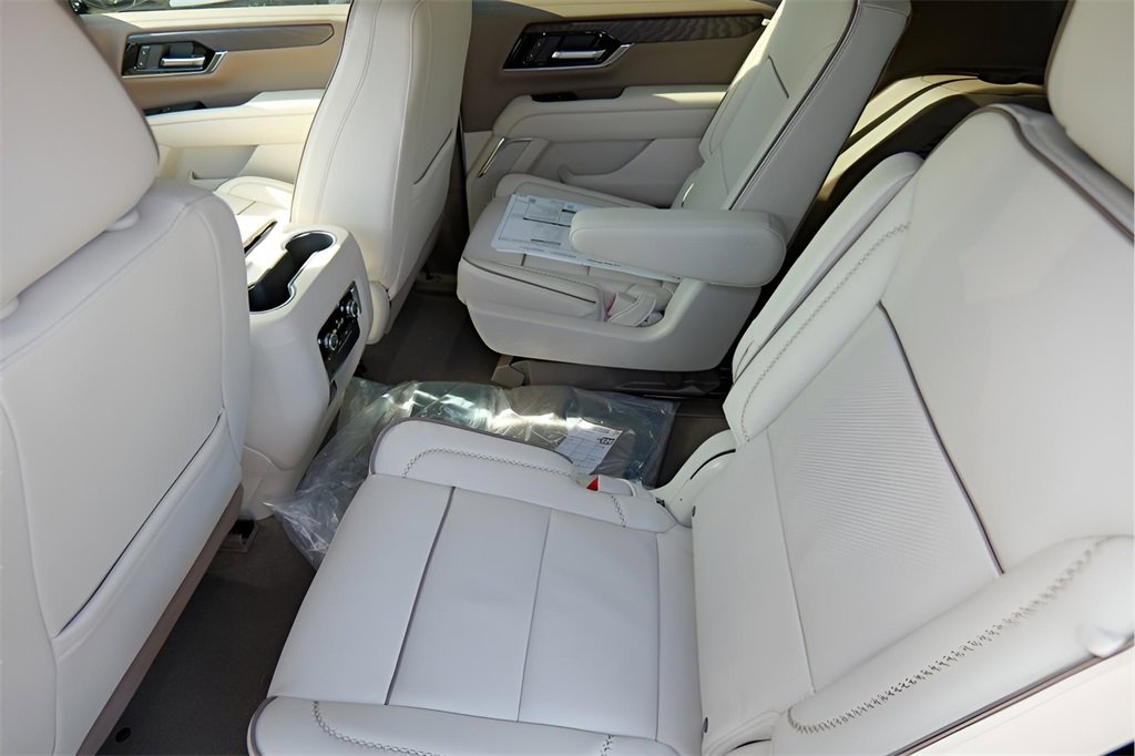 New 2026 GMC Yukon Denali w/ Sun & Power Step Package image 23