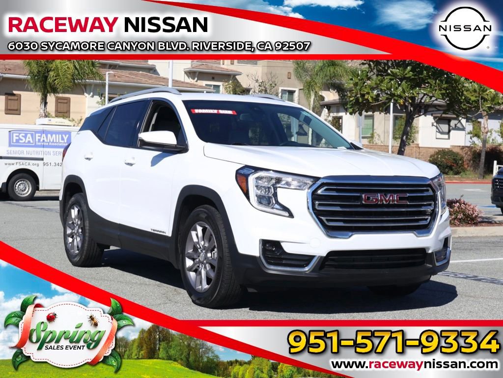 Used 2024 GMC Terrain SLT image 1