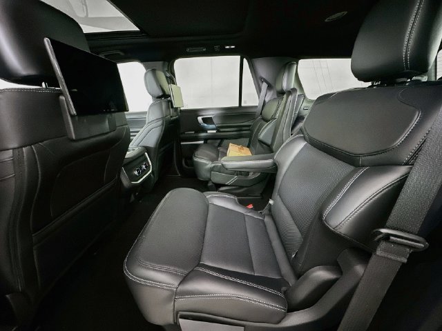 New 2026 Ford Expedition Platinum w/ Stealth Appearance Package AWD/4WD image 26
