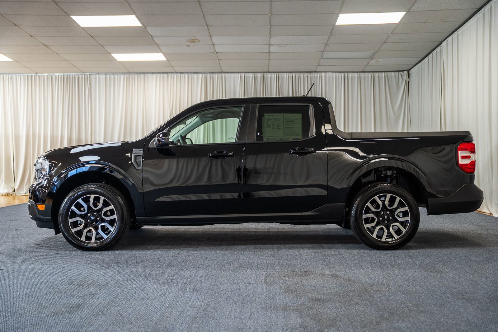 Certified 2024 Ford Maverick Lariat FWD image 4