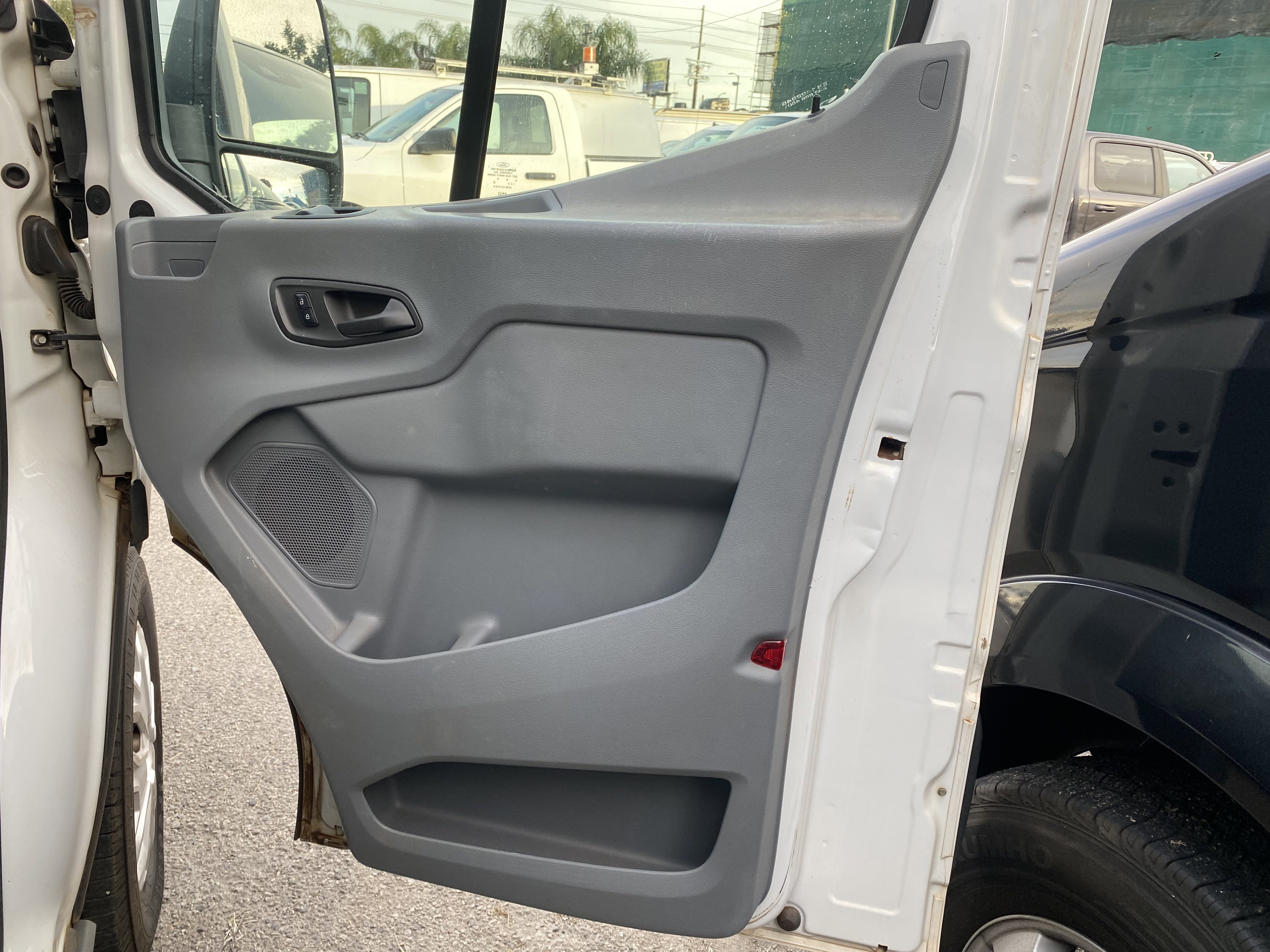 Used 2017 Ford Transit 350 XLT image 22