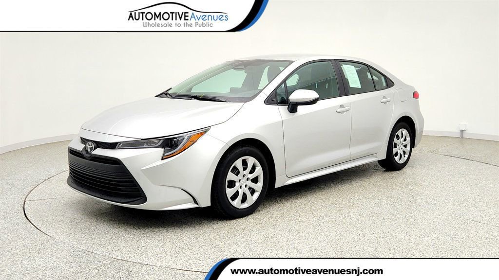 Used 2026 Toyota Corolla LE FWD video 1
