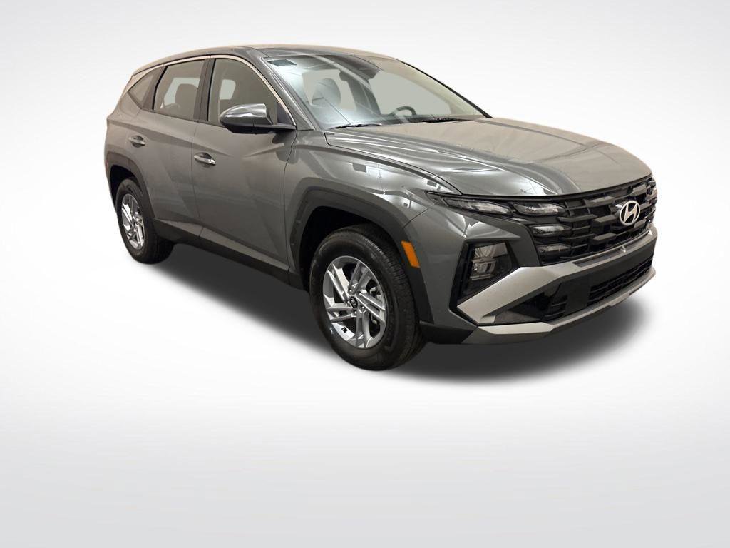 New 2025 Hyundai Tucson SE image 3